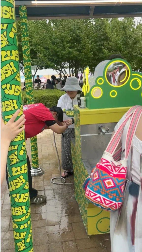 러쉬는 왜 락페에 왔을까? - 화장실에서 만난 러쉬 대표님 23 러쉬 펜타포트IMG
