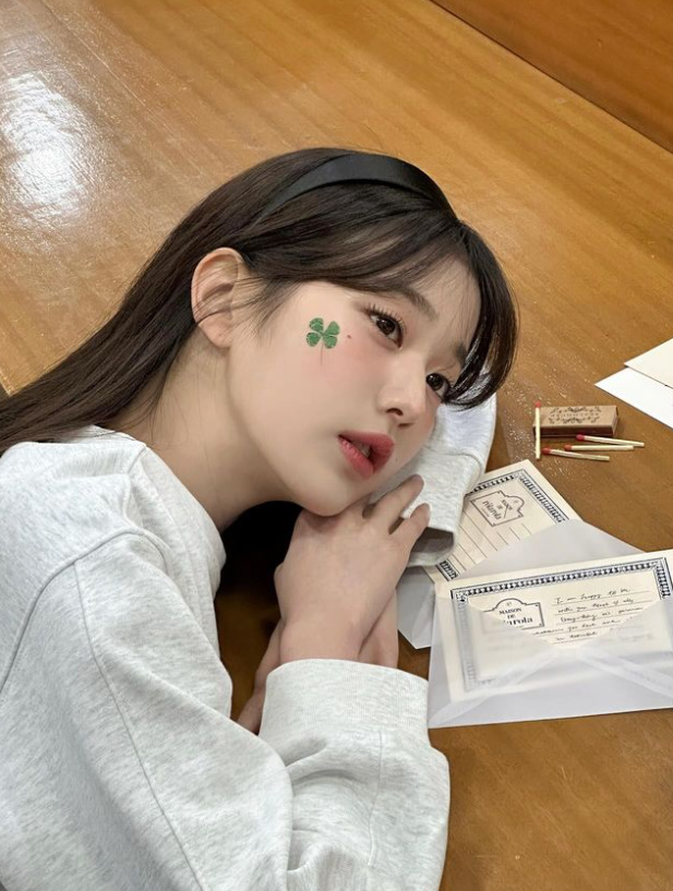 오하아사로 알아보는 마케팅 공식: 오늘 당신의 운세는? 14 장원영 클로버 인스타그램