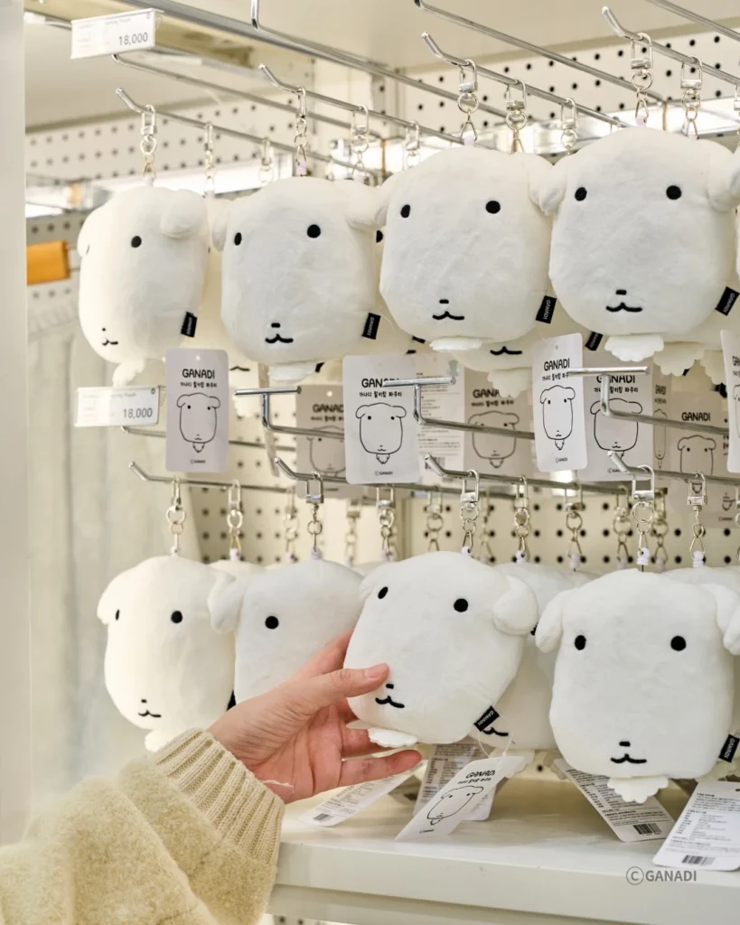 대 캐릭터 시대! 가나디를 통해 배우는 인디 IP 성공 전략 3가지 40 소마코 591121445 18024544217783935 964792919440174207 n