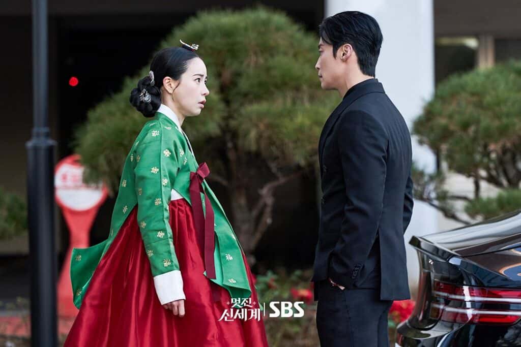 <멋진 신세계>의 콘텐츠 3법칙: 클리셰, 밈, 디테일 13 드라마 멋진 신세계 스틸