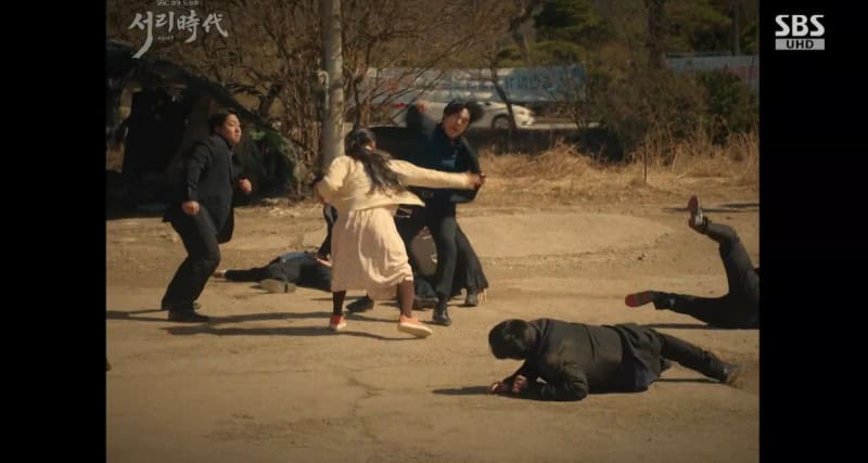 <멋진 신세계>의 콘텐츠 3법칙: 클리셰, 밈, 디테일 16 야인시대 패러디 서리시대