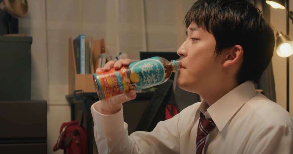 짱구가 어른이 됐다? 일본 보리차 브랜드의 감정 공략법 25 tistory 1558 AAAAAAAAAAAAAAAAAAAAAEwqLJ9FS2hlkMJw7rOvWaFph0um0SlUBwhKZxS0fcuH img