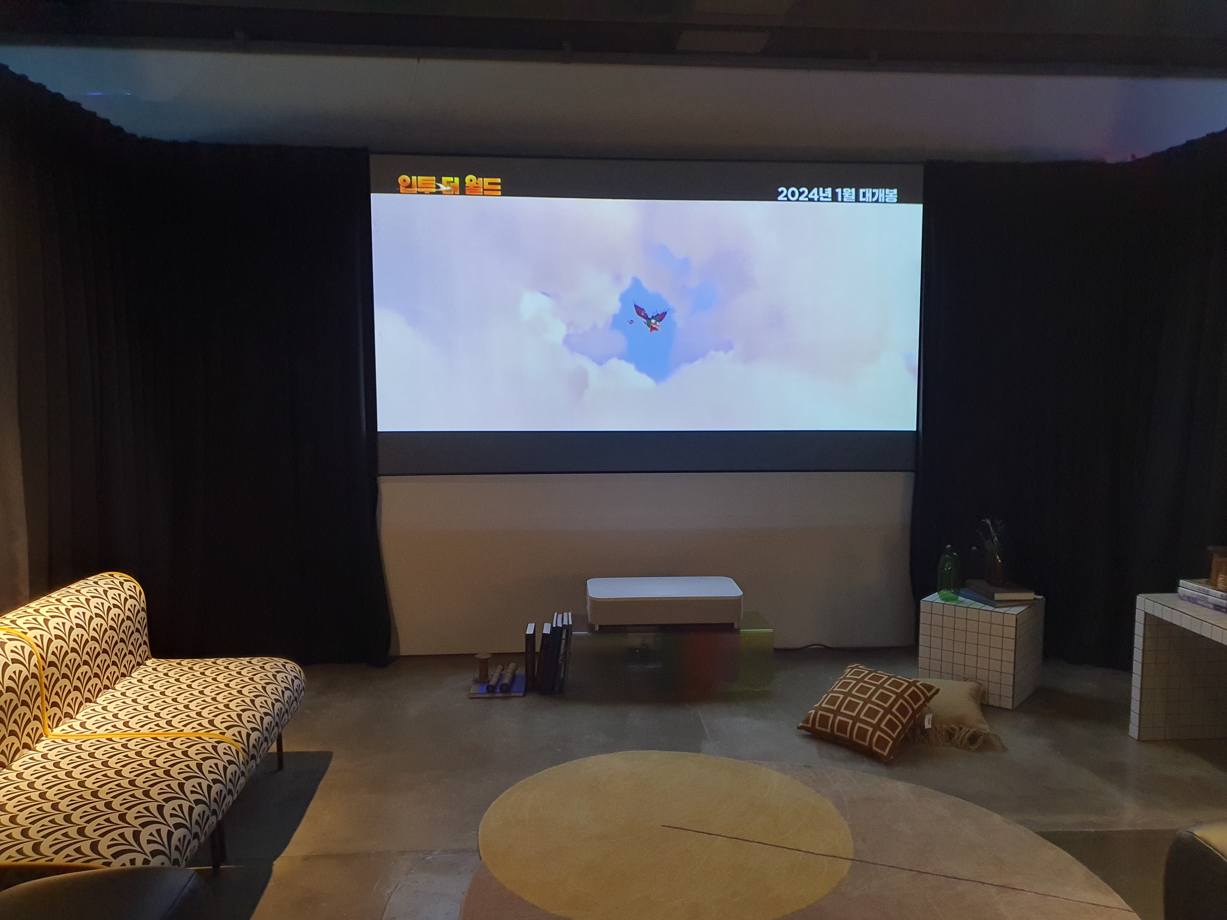 와디즈 펀딩 550% 달성한 빔프로젝터 체험기 | EPSON 팝업스토어 35 AAAAAAAAAAAAAAAAAAAAAKr ZFk5ljYO2Uw45HYIYPCIuGmzvbgOYufoxLMSGK5v img