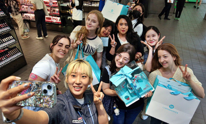 글로벌 MZ세대까지 잡기 위해 움직이는 올리브영 8 AAAAAAAAAAAAAAAAAAAAAMDGqaqdeXkIKuji4Zsrjr922G5p RYEui4fM4YAu7yD img