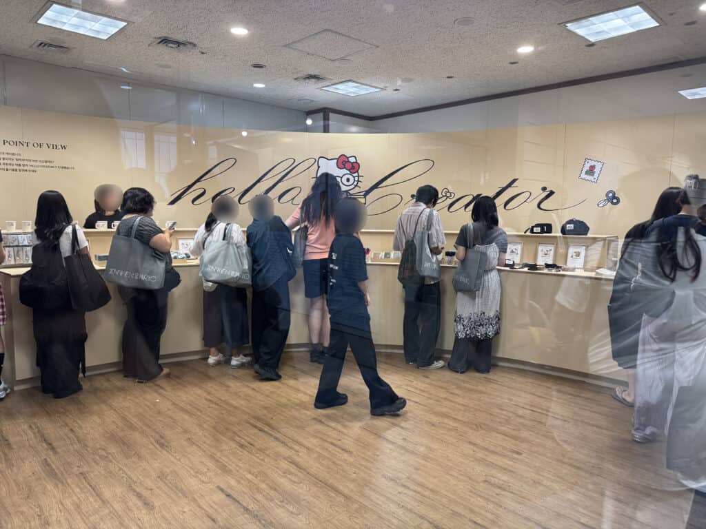 올해 더 커진 인벤타리오! 103개 브랜드 속 눈에 띈 부스의 공통점 4가지 49 포인트오브뷰x헬로키티005